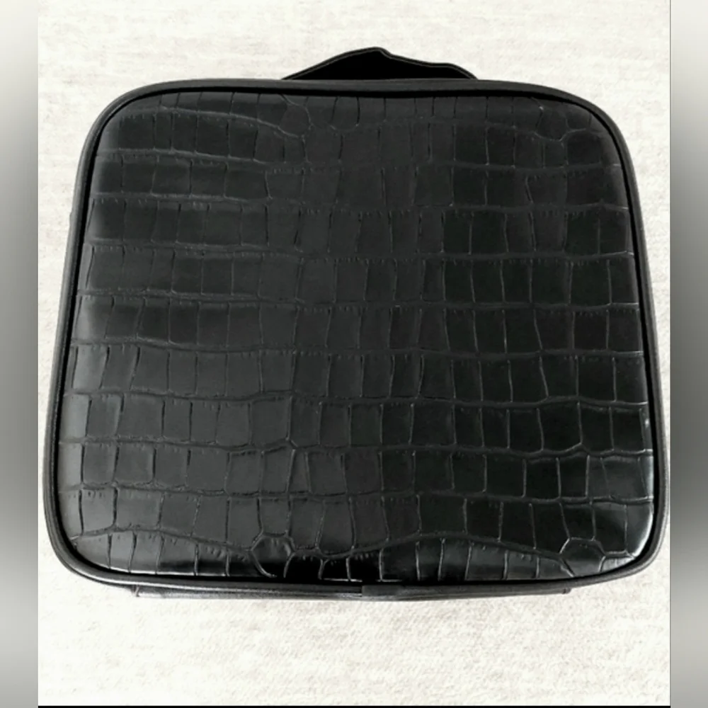 LACATTURA Croc-Embossed Multipurpose Makeup Bag NWOT - Picture 3 of 12